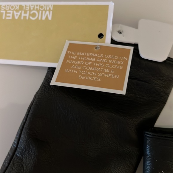 Michael Kors gloves - Picture 5 of 9